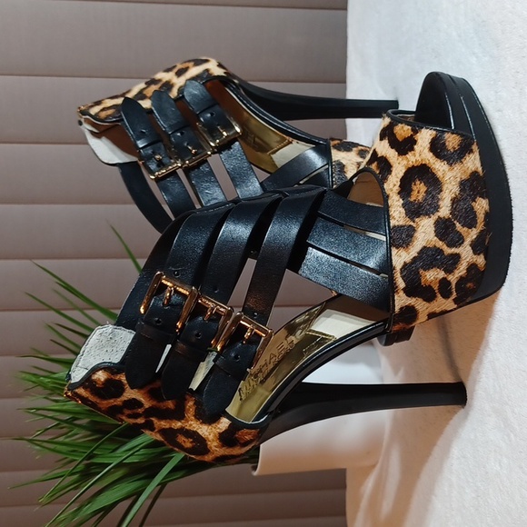 Michael Kors Shoes - NWT Michael Kors Leather Heels 7